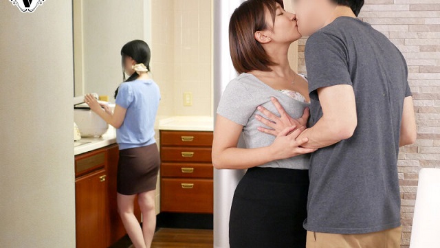 Lén chịch cô bạn thân của mẹ xinh đẹp