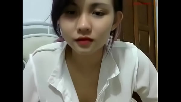 Em gái Việt mới lớn thủ dâm một mình show hàng