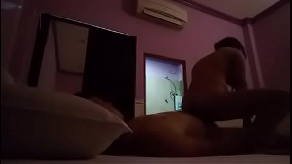 Nhỏ bạn gái du học sinh nứng lồn cưỡi ngựa sung